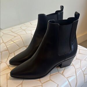Brand new Saint Laurent Elegant Black Ankle Boots
